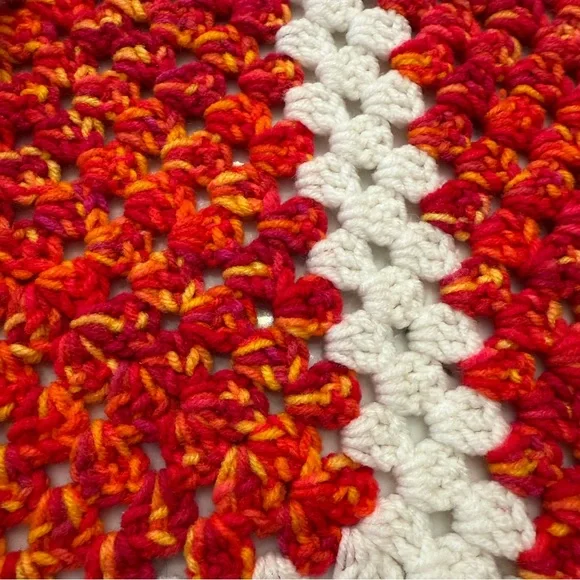 BEAUTIFUL Vintage Handmade Orange, Red and White Crochet Baby Blanket 27”x27” - Picture 2 of 5